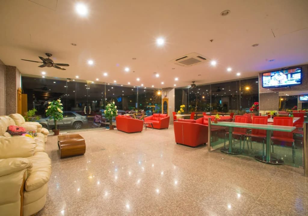 OYO 861 Patong Dynasty Hotel - photo 13