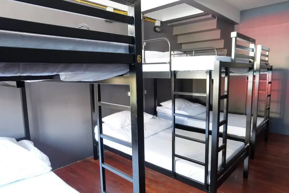 BTS Khaosan Hostel - photo 4