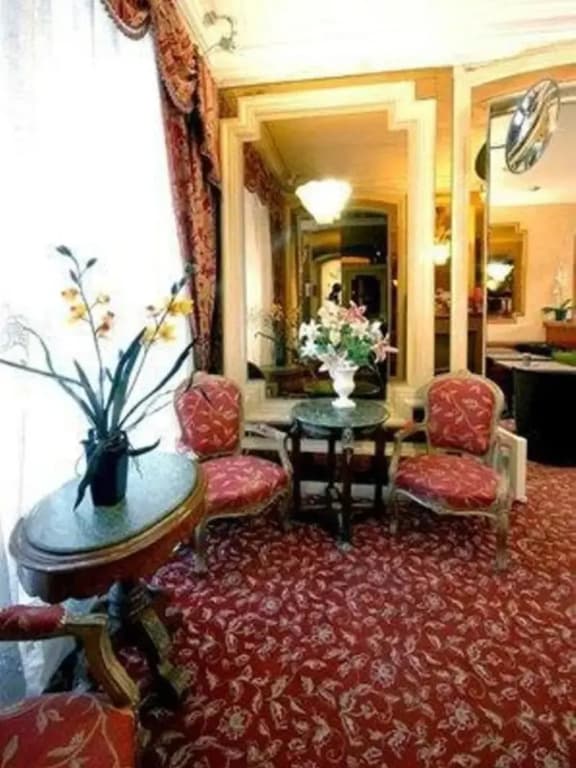 La Boetie - photo 2