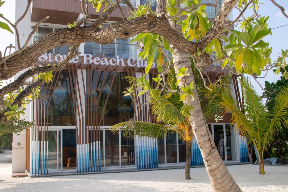 Stone Beach Club, Dhiffushi - photo 3