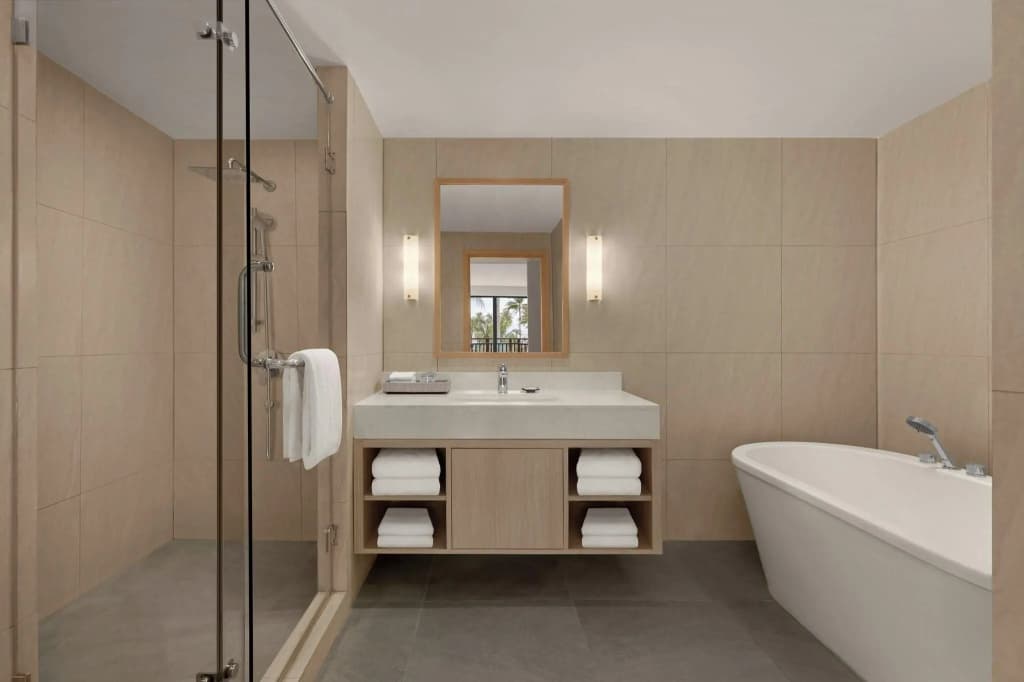 Courtyard by Marriott Phuket, Patong Beach Resort - photo 9