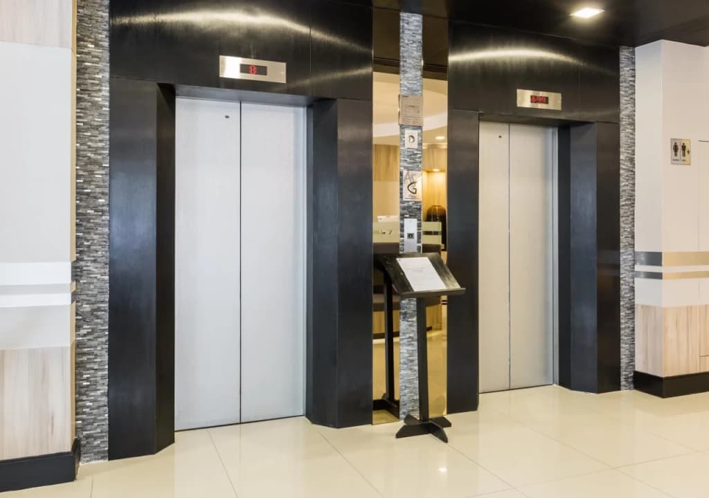 Adelphi Suites Bangkok - photo 18