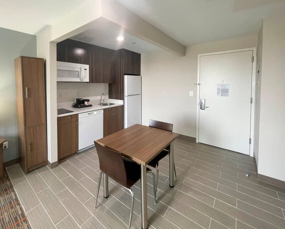 MainStay Suites Bronx - Belmont - photo 10