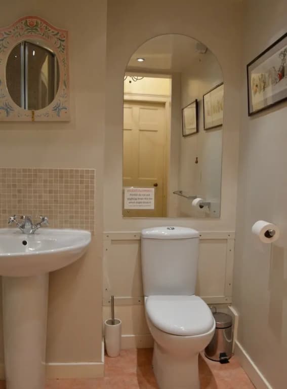 Central Edinburgh New Town Flat - photo 7