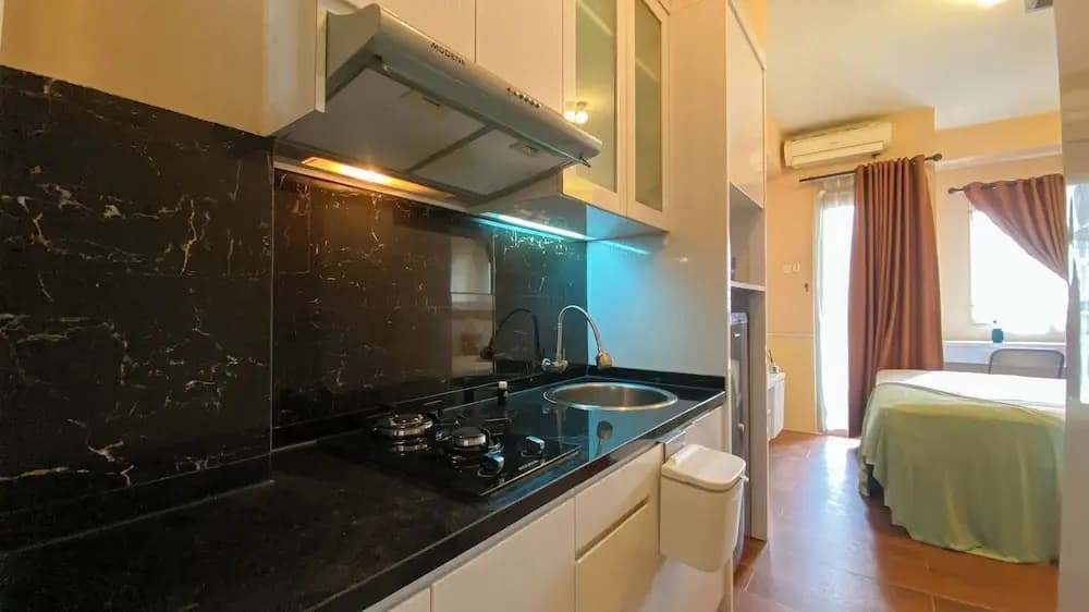 Convenient Studio Apartment At Pakubuwono Terrace - photo 11