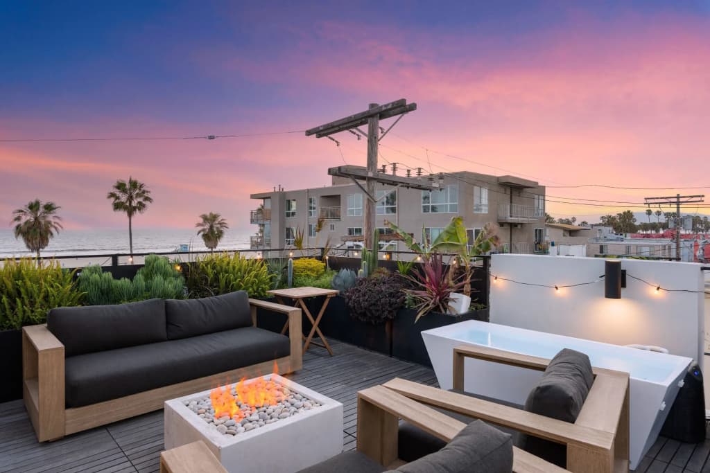 Venice View by Avantstay Walk to Venice Beach Rooftop, Ice Bath, Luxe Design - photo 34
