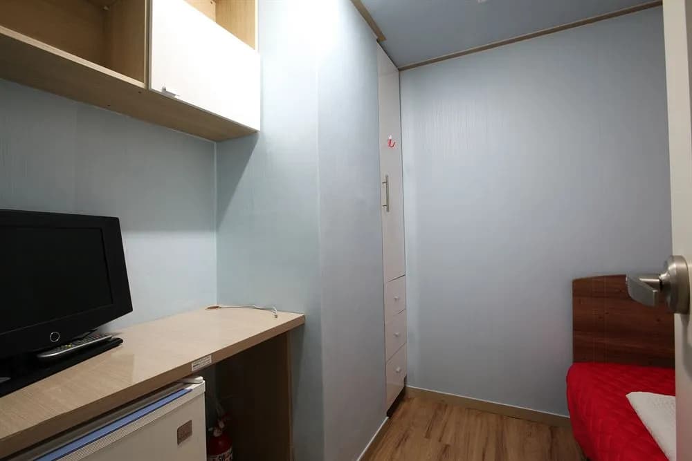 2 Residence - photo 2