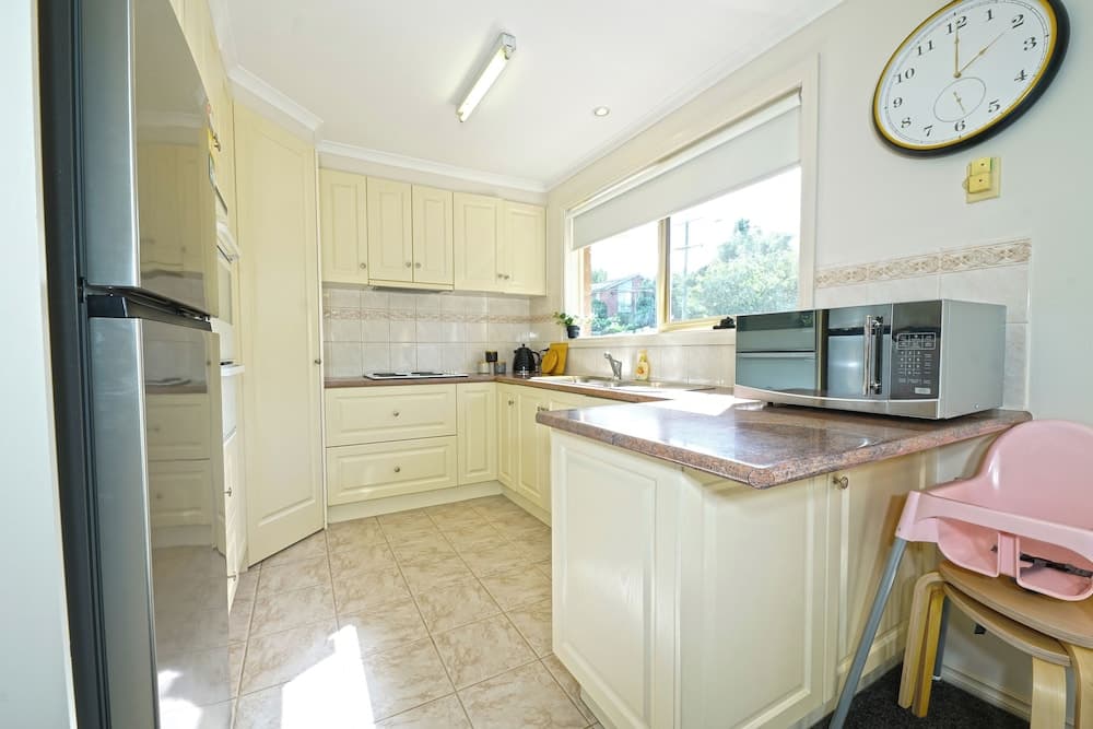Exquisite 2BR Staycation Ringwood - photo 21