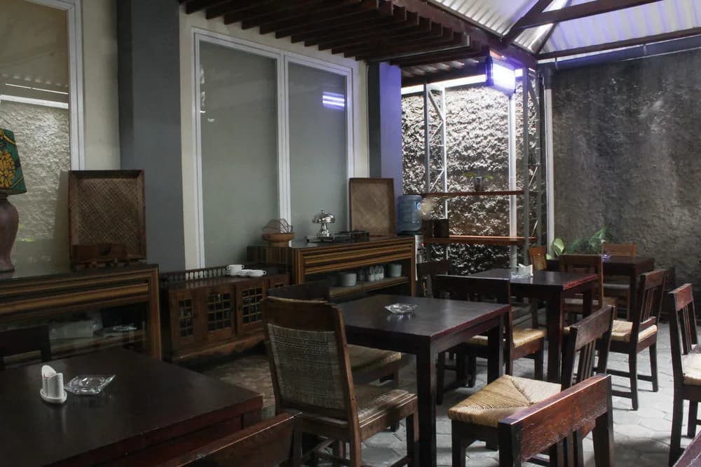 ZEN Rooms Kuningan Anggrek - photo 17