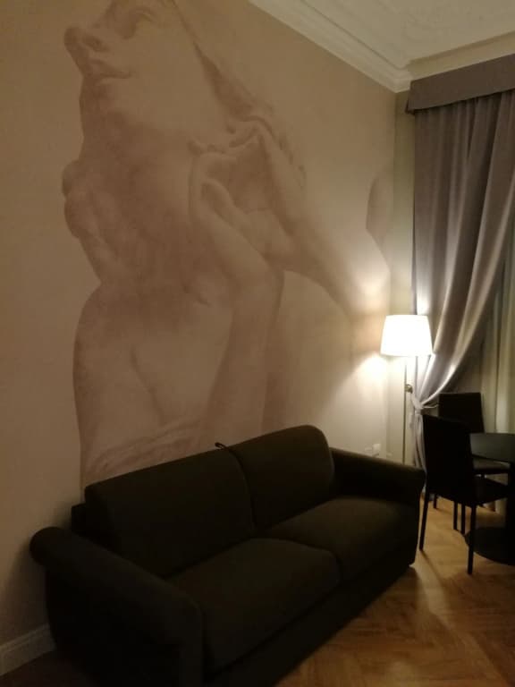 Daphne Guest Hause - photo 9