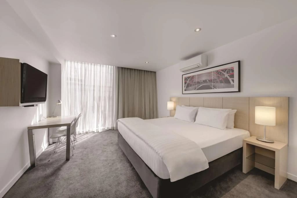 Travelodge Hotel Melbourne Docklands - photo 30