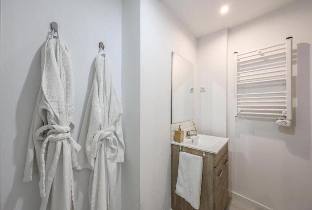 ARCO Gran Via Boutique Apartments - photo 8