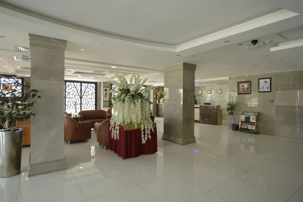 City Center Hotel - photo 2