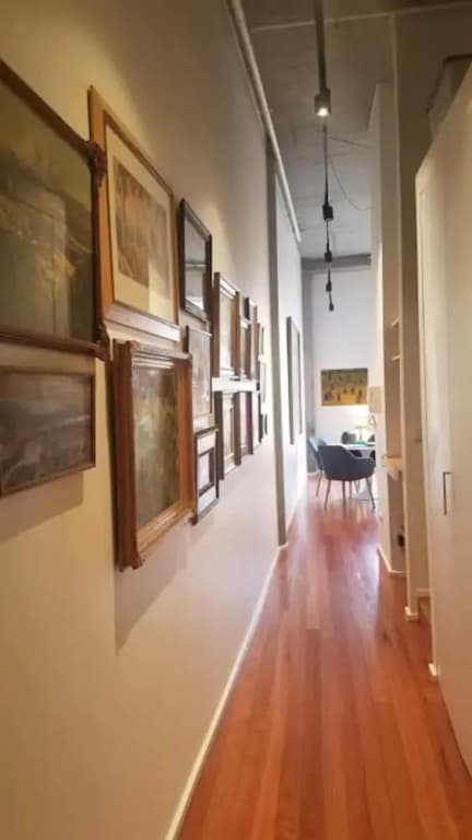 Stylish Warehouse Convert 2 Bedroom Apartment - photo 7