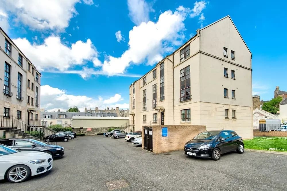 Spacious 2bed Close to City Centre - main photo