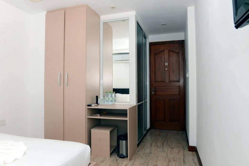 Express Inn - photo 18