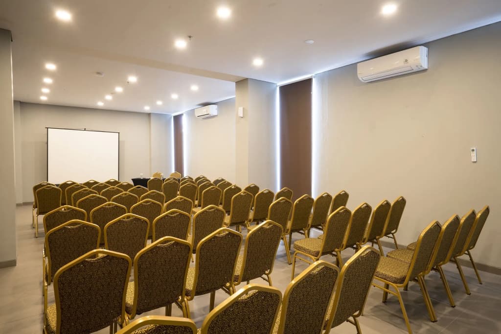 Maple Hotel Jakarta - photo 14