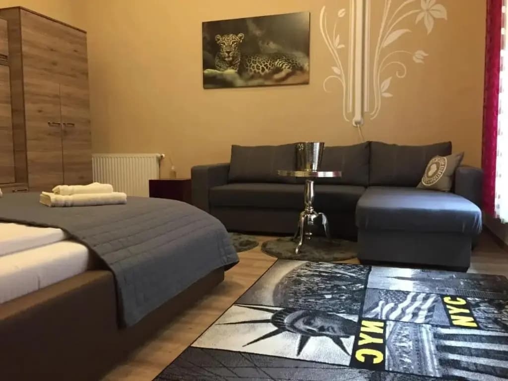 Mandy Rooms - photo 5
