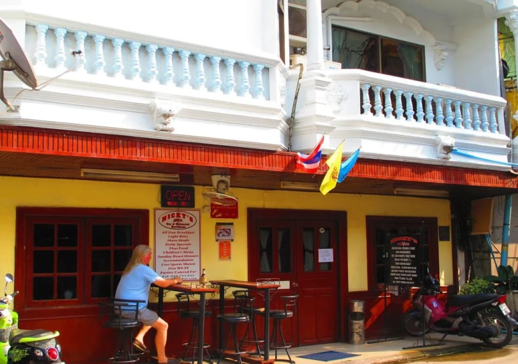 Nicky's Guesthouse - photo 17