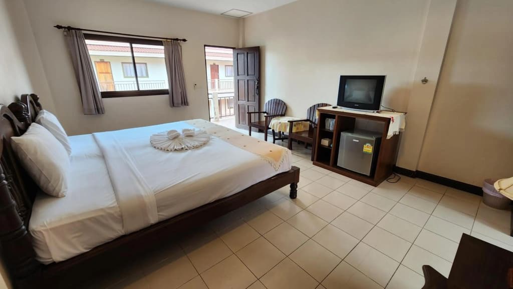 Panupong Hotel - photo 2