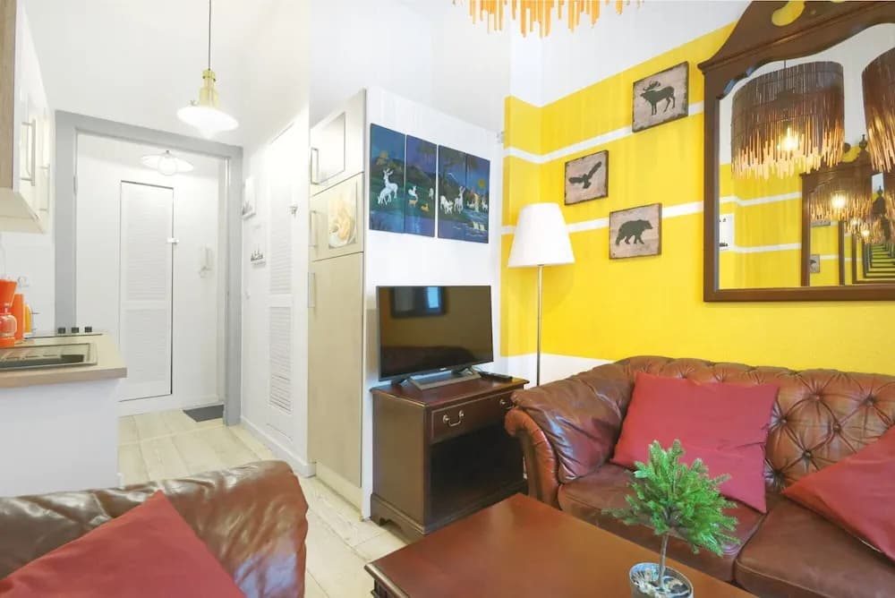 Sweet Central Tiny Apartment for 4 People - photo 6