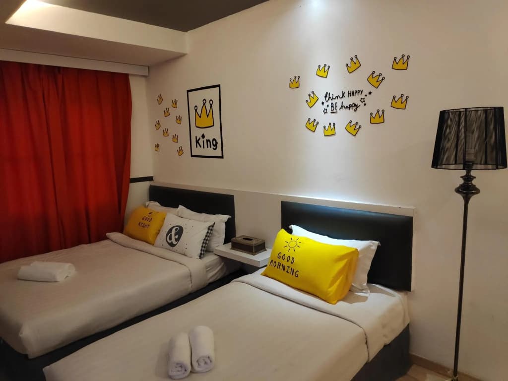 Hotel Zamburger Plaza Mahkota - photo 3