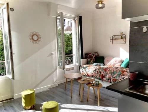 Charming Studio With Two Balconies - photo 4
