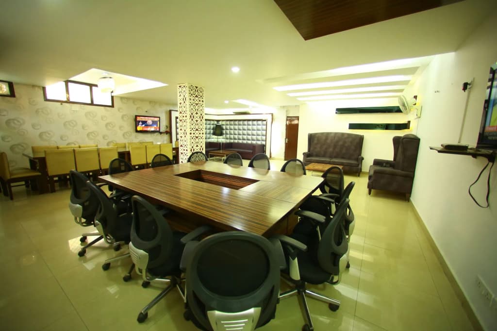 Hotel Sundeep Inn - photo 12