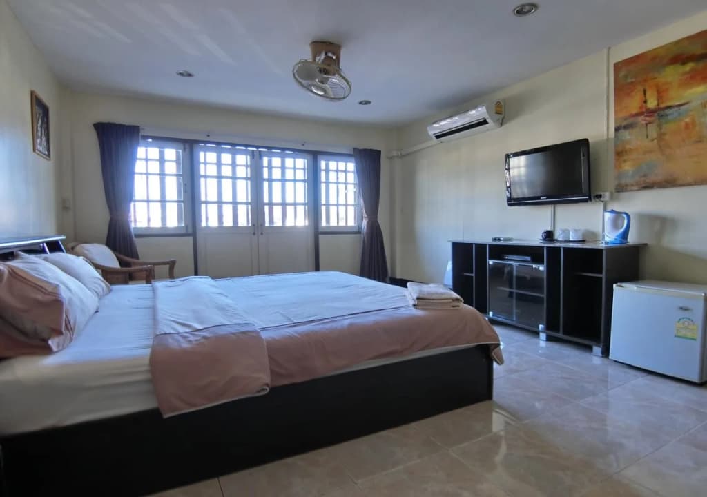 Barracuda Guesthouse - photo 4