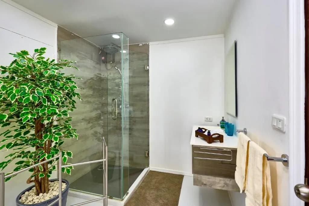 LUXURIOUS APARTMENT at VILLA NAVIN, 30's JOMTIEN BEACH - photo 8