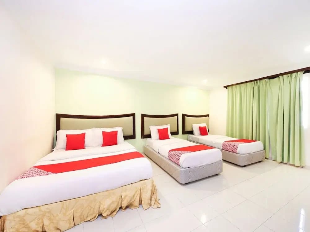 OYO 775 Hotel Sahara Inn - photo 5