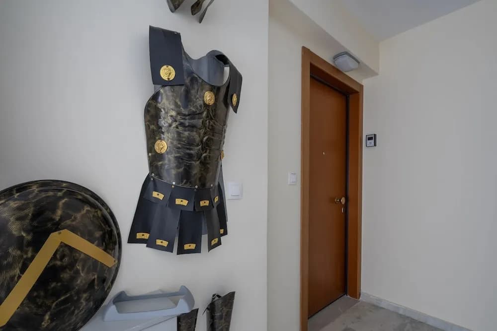 Trojan Affair Residence - photo 2