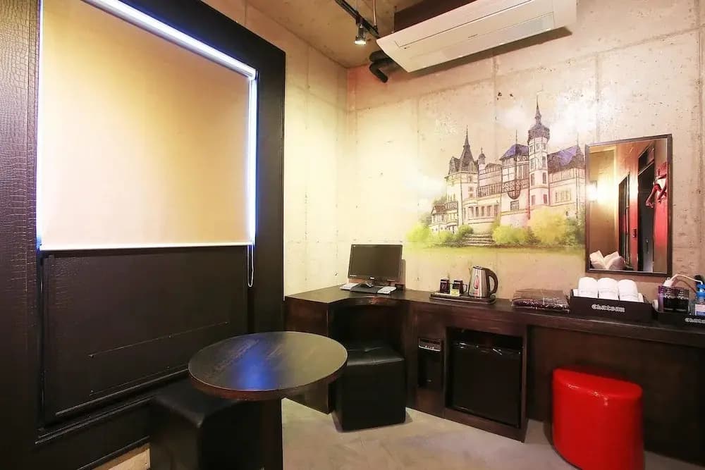 Yeongdeungpo Chateau Hotel - photo 3