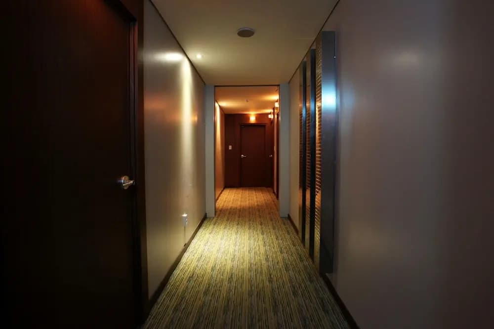 S Hotel - photo 11