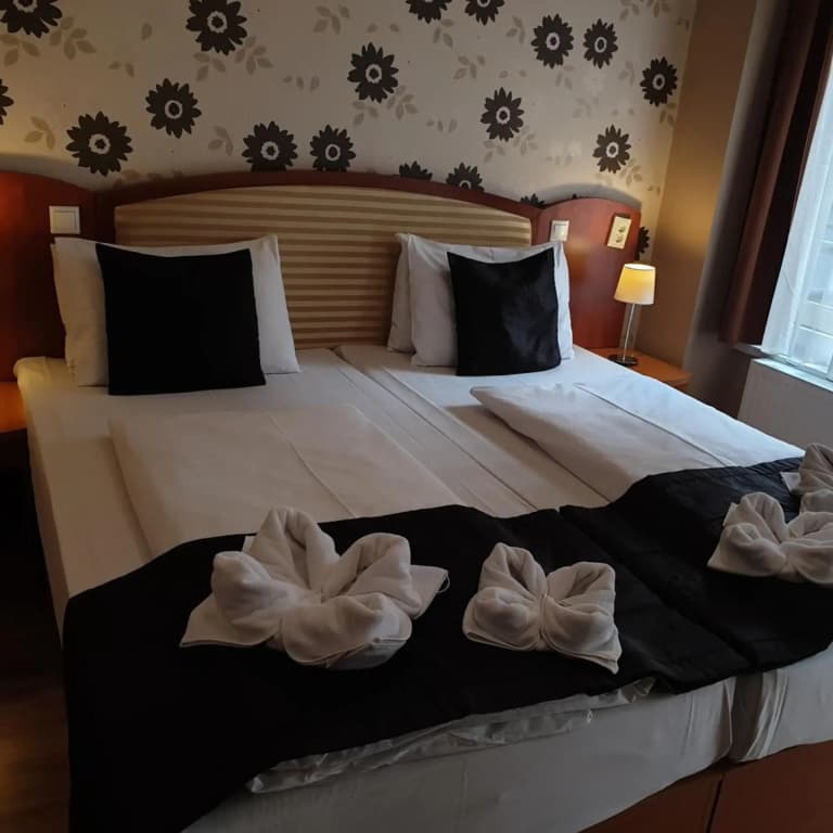 Six Inn Hotel - photo 33