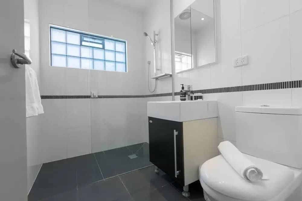 Spacious 3bedrooms big House@mitcham - photo 9
