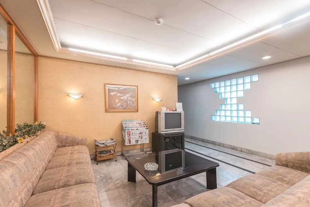 OYO 671 Hotel Capitol - photo 5