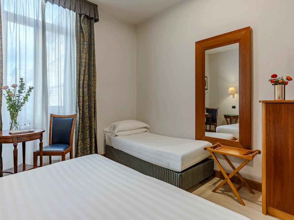 Hotel Diplomatic - photo 38
