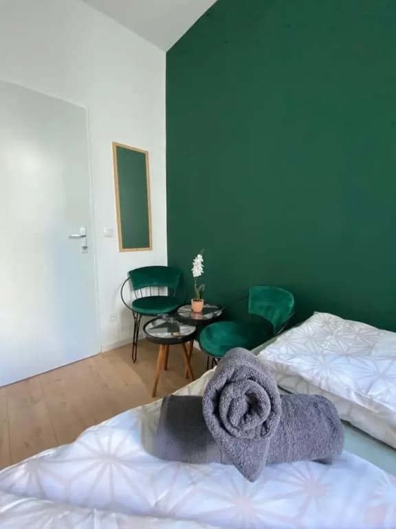 Spacious 8BR Apt with Terrace 16P - photo 14