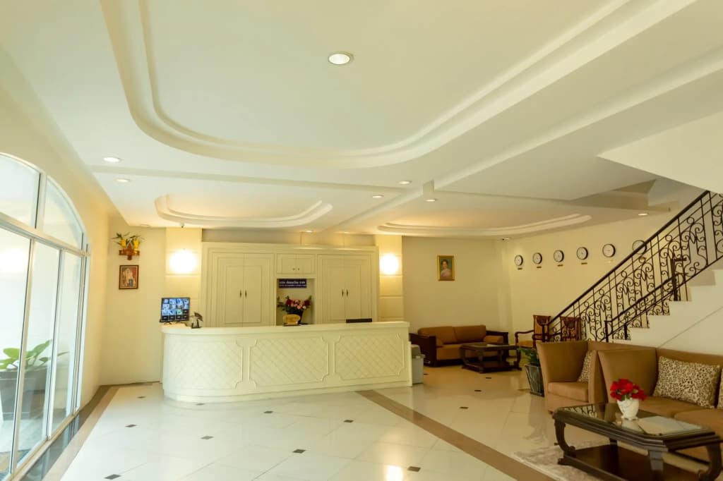Ivory Palace Hotel - photo 2