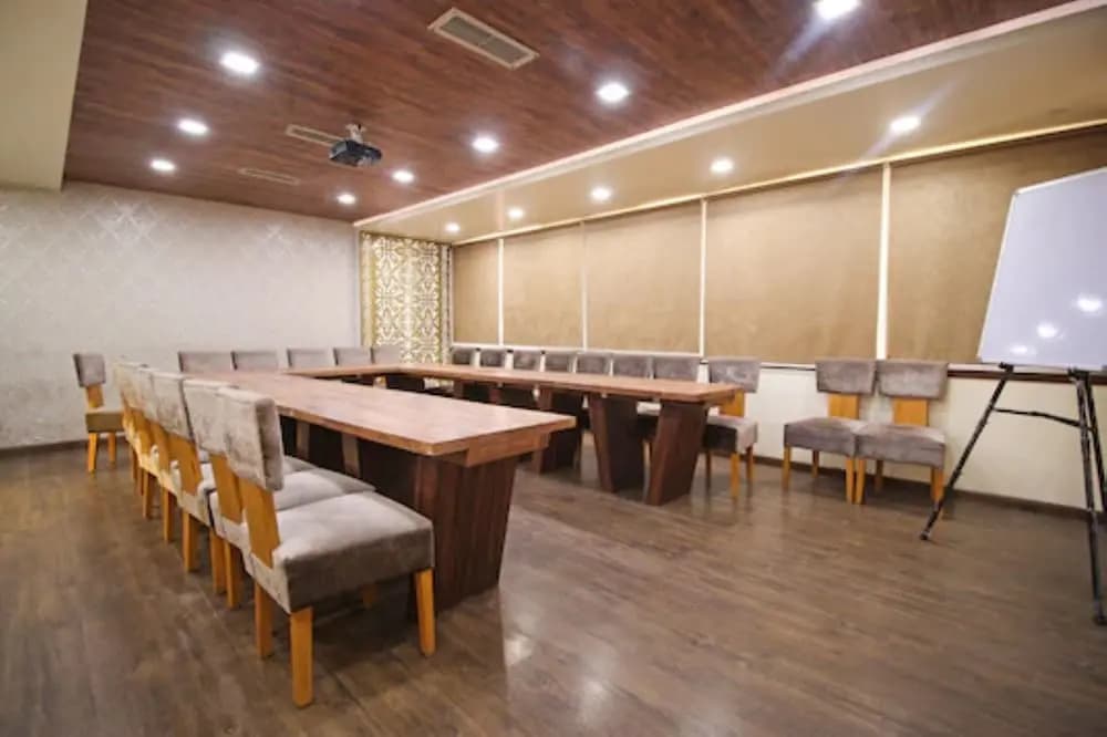 Hotel Classic Karol Bagh - photo 15