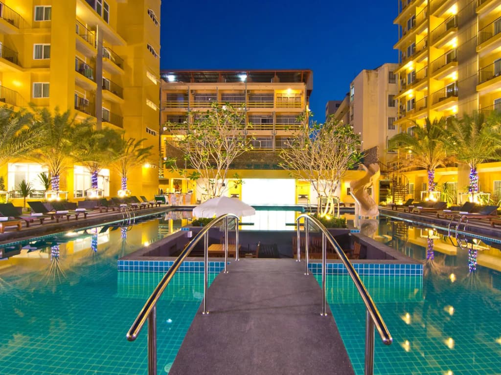 Grand Bella Hotel - photo 15