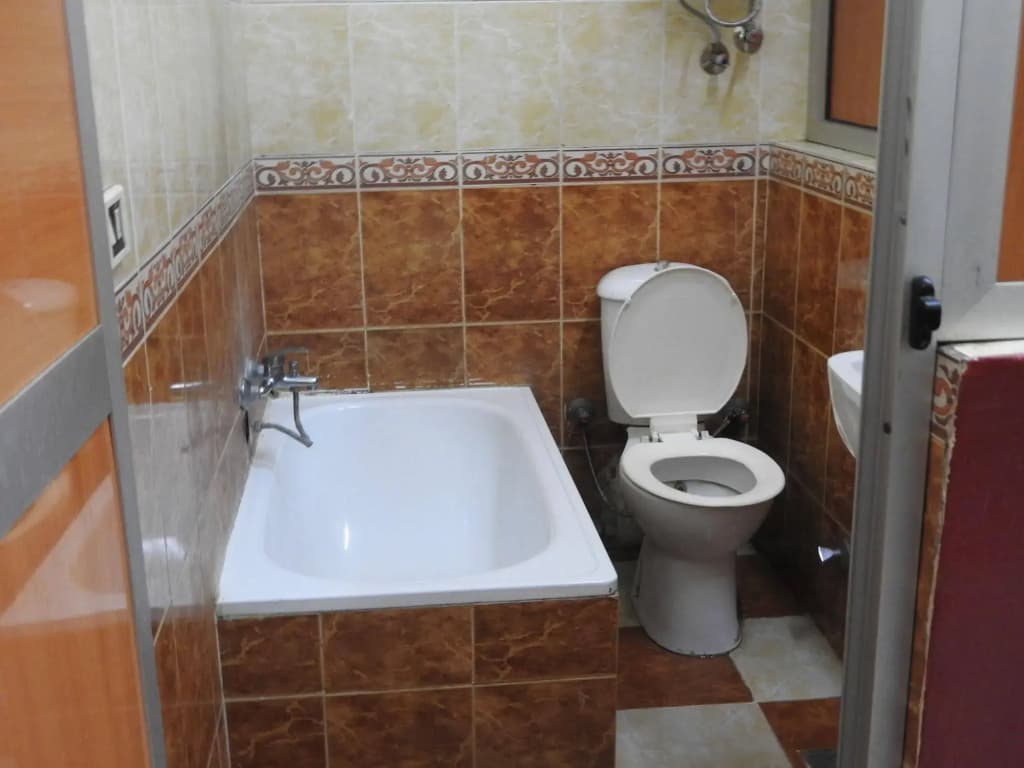 The Emerald Hotel - photo 8