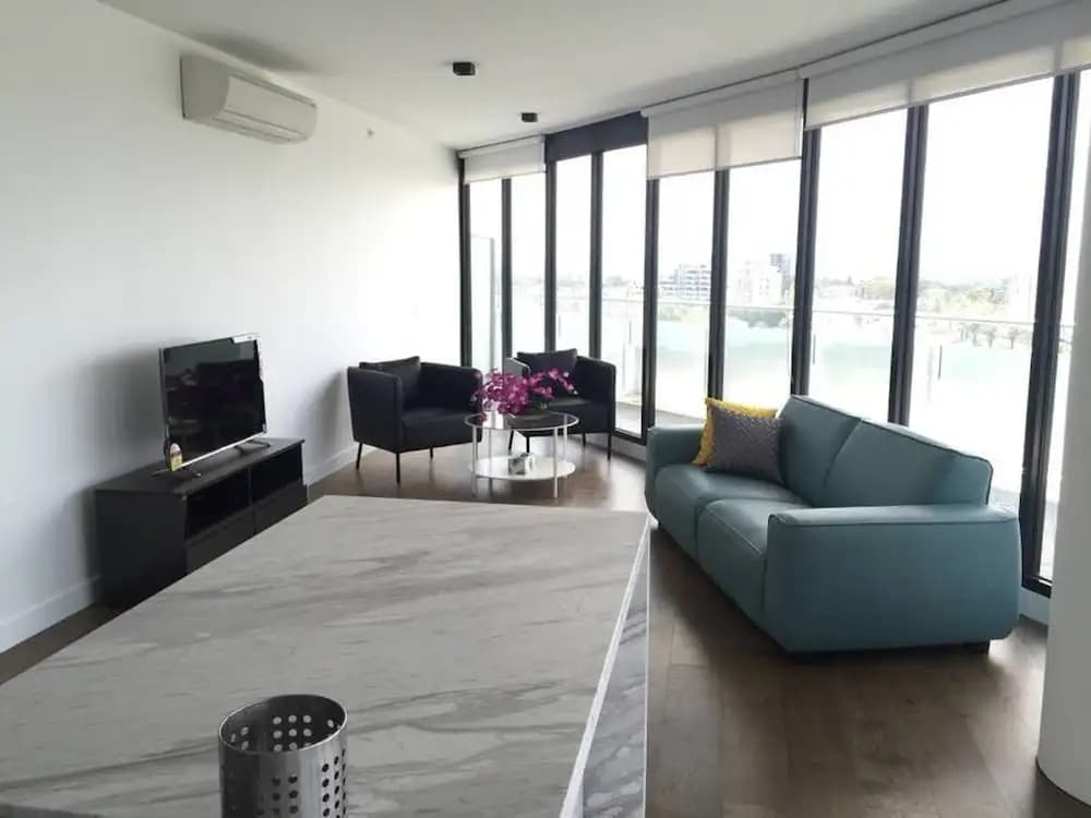 Doncaster Apartment - photo 1