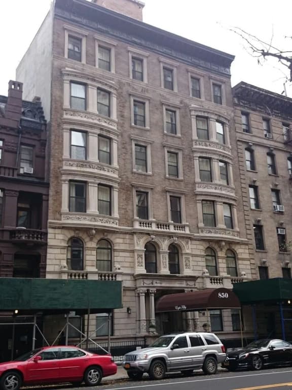 850 West End - main photo