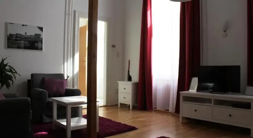 Opera Classical Comfort Apartment - photo 4