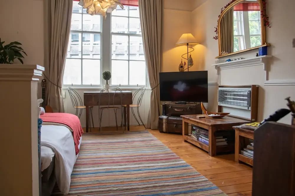 1 Bedroom Flat In Edinburgh - photo 3