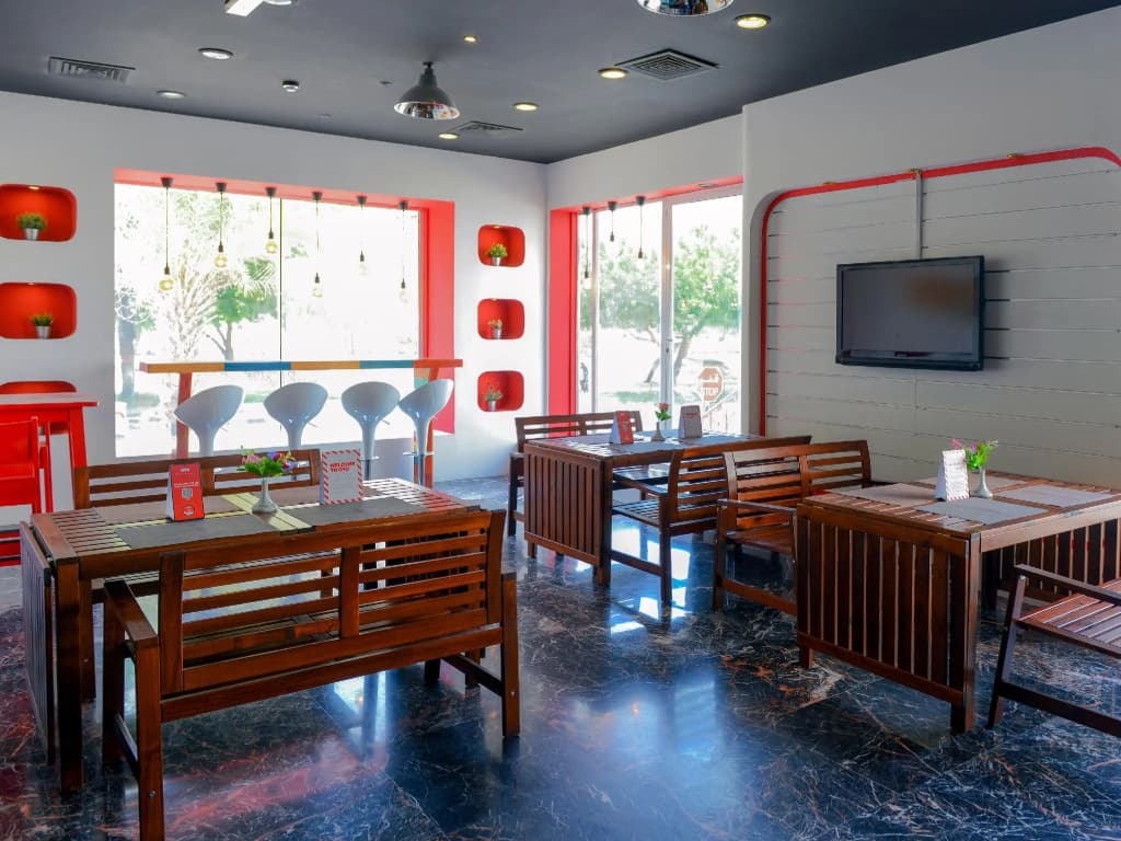 Hotel Golden Oasis - photo 4