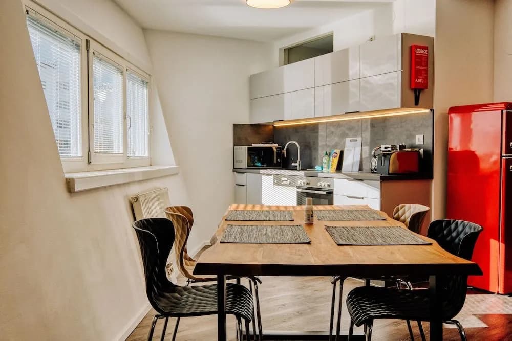 URBAN ISLAND - Riverside Apartments - photo 17