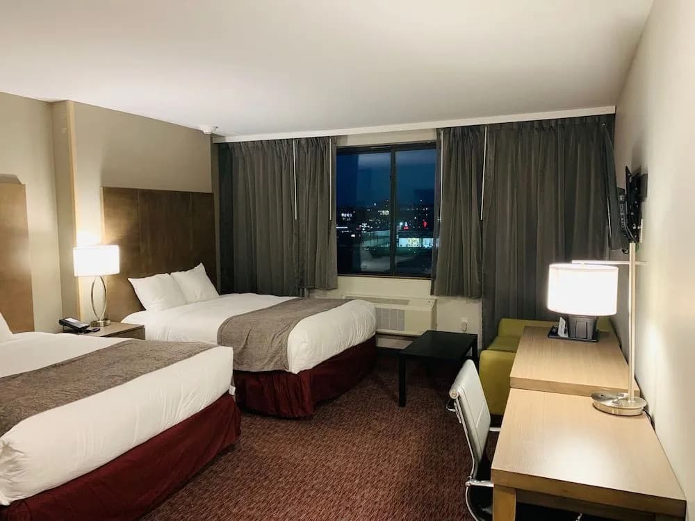 Capital Hotel - photo 2